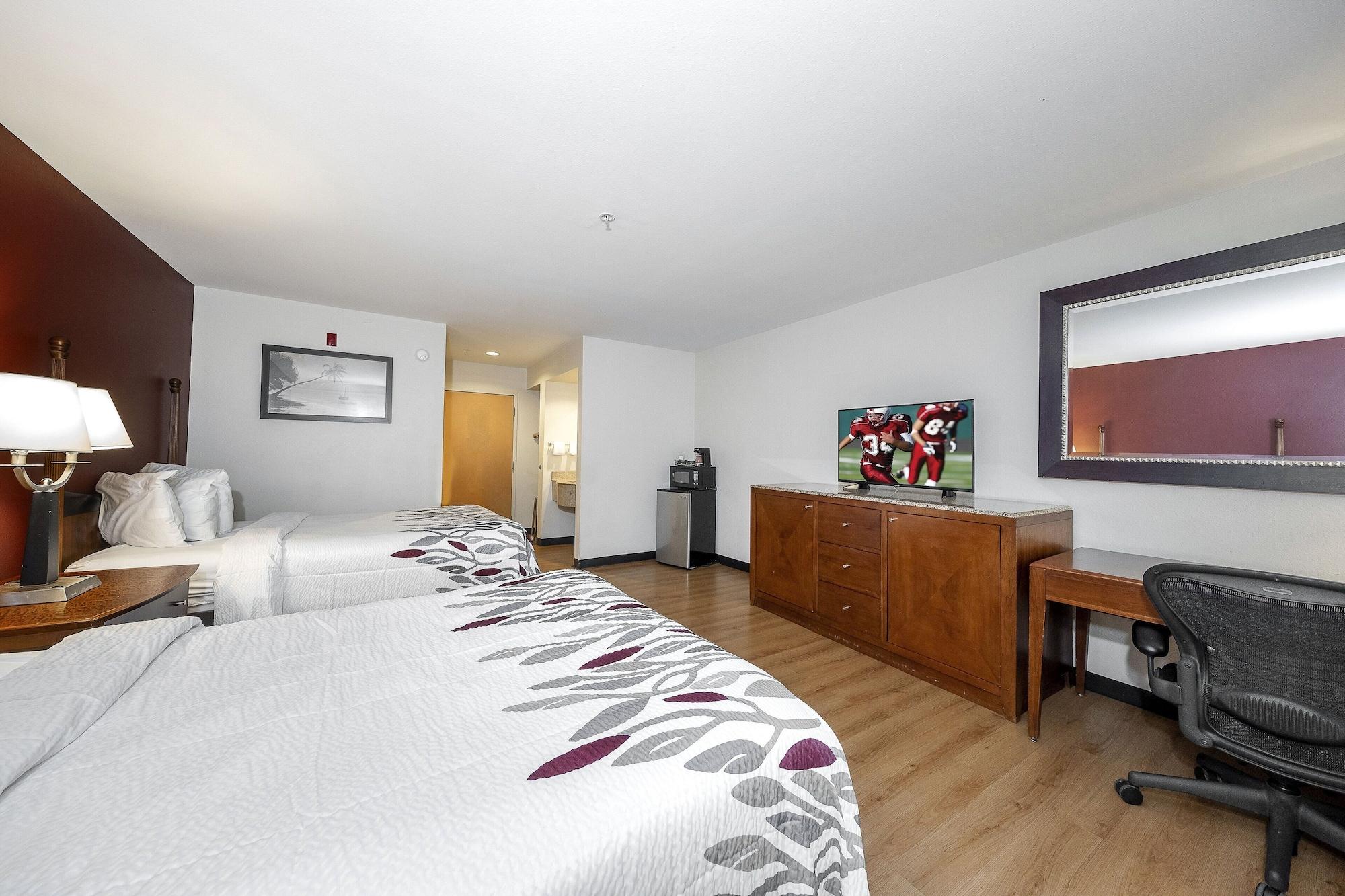 Red Roof Inn & Suites Biloxi - Ocean Springs Экстерьер фото