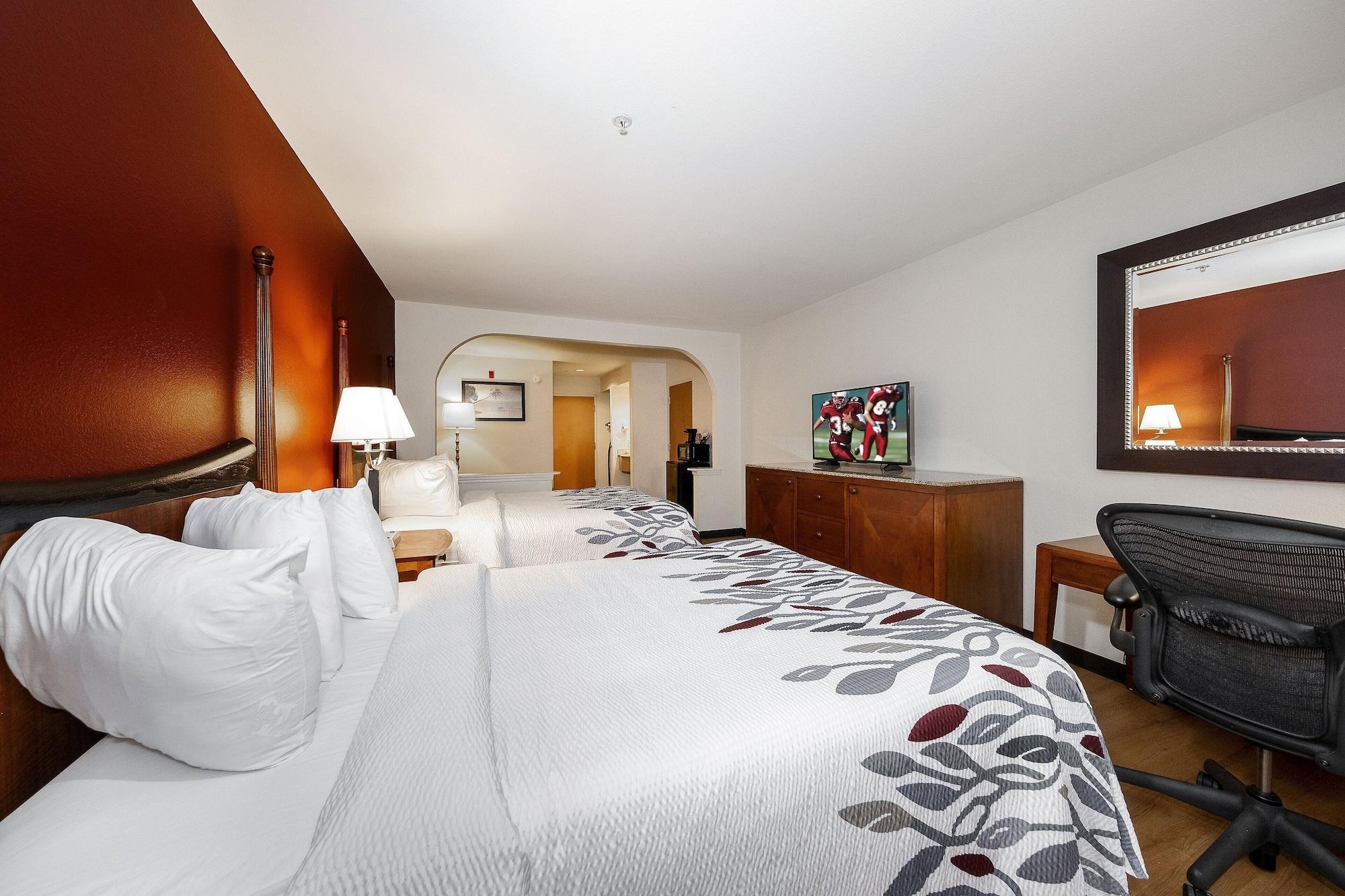 Red Roof Inn & Suites Biloxi - Ocean Springs Экстерьер фото