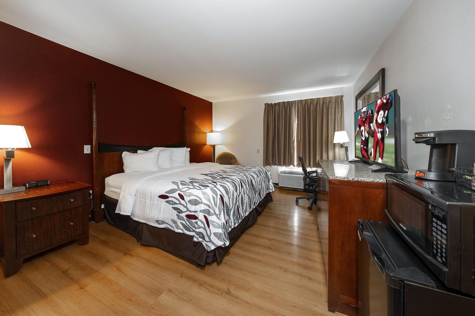 Red Roof Inn & Suites Biloxi - Ocean Springs Экстерьер фото