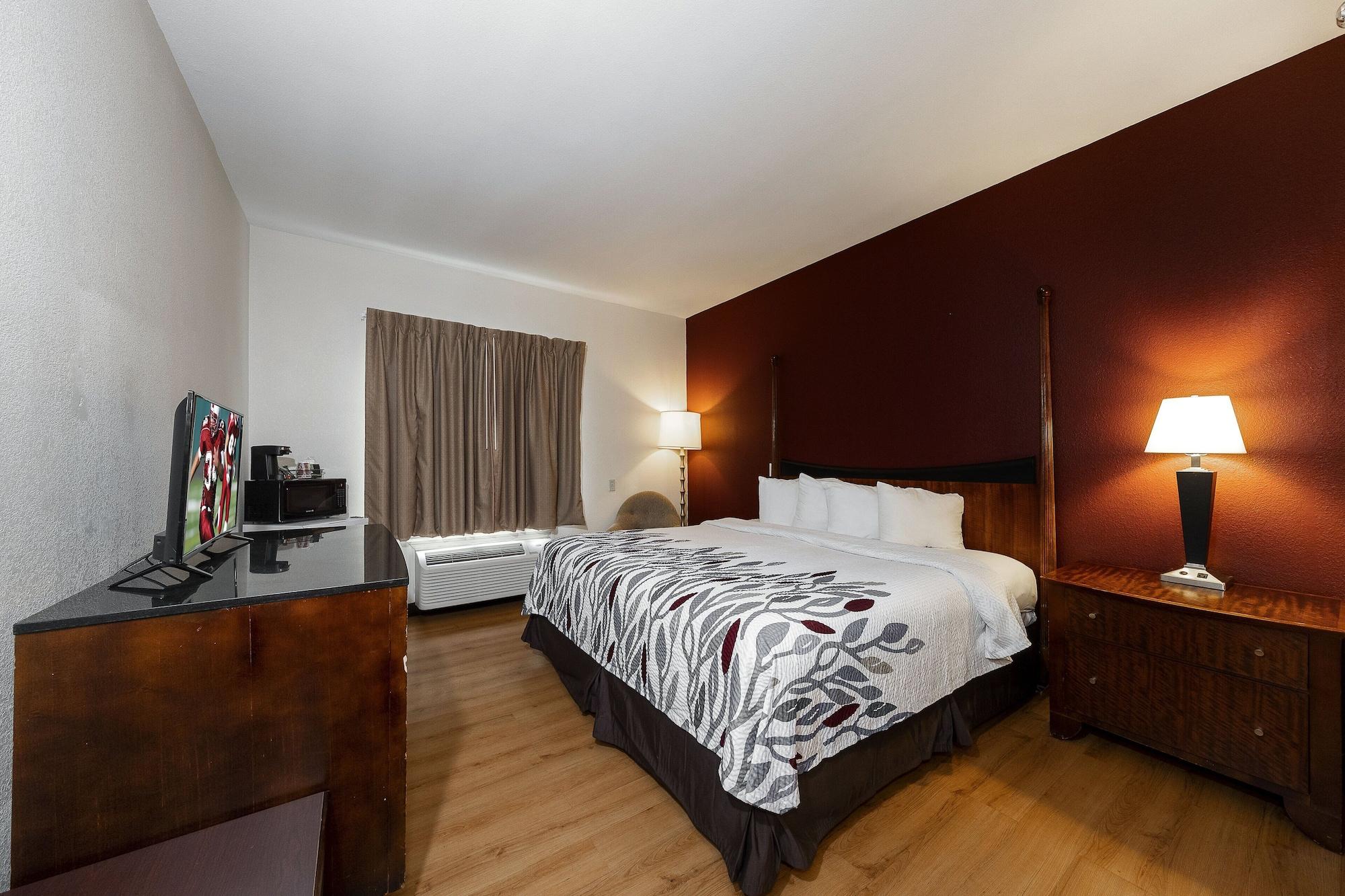 Red Roof Inn & Suites Biloxi - Ocean Springs Экстерьер фото