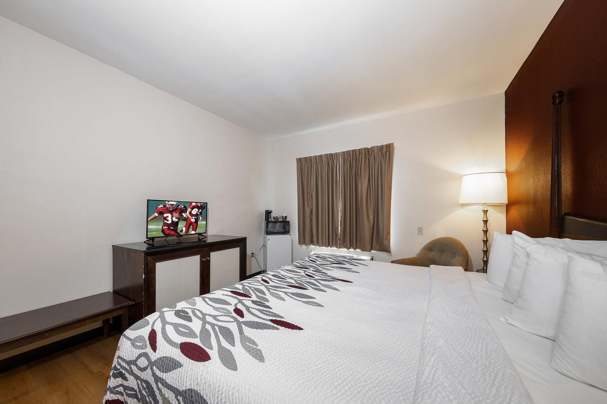 Red Roof Inn & Suites Biloxi - Ocean Springs Экстерьер фото