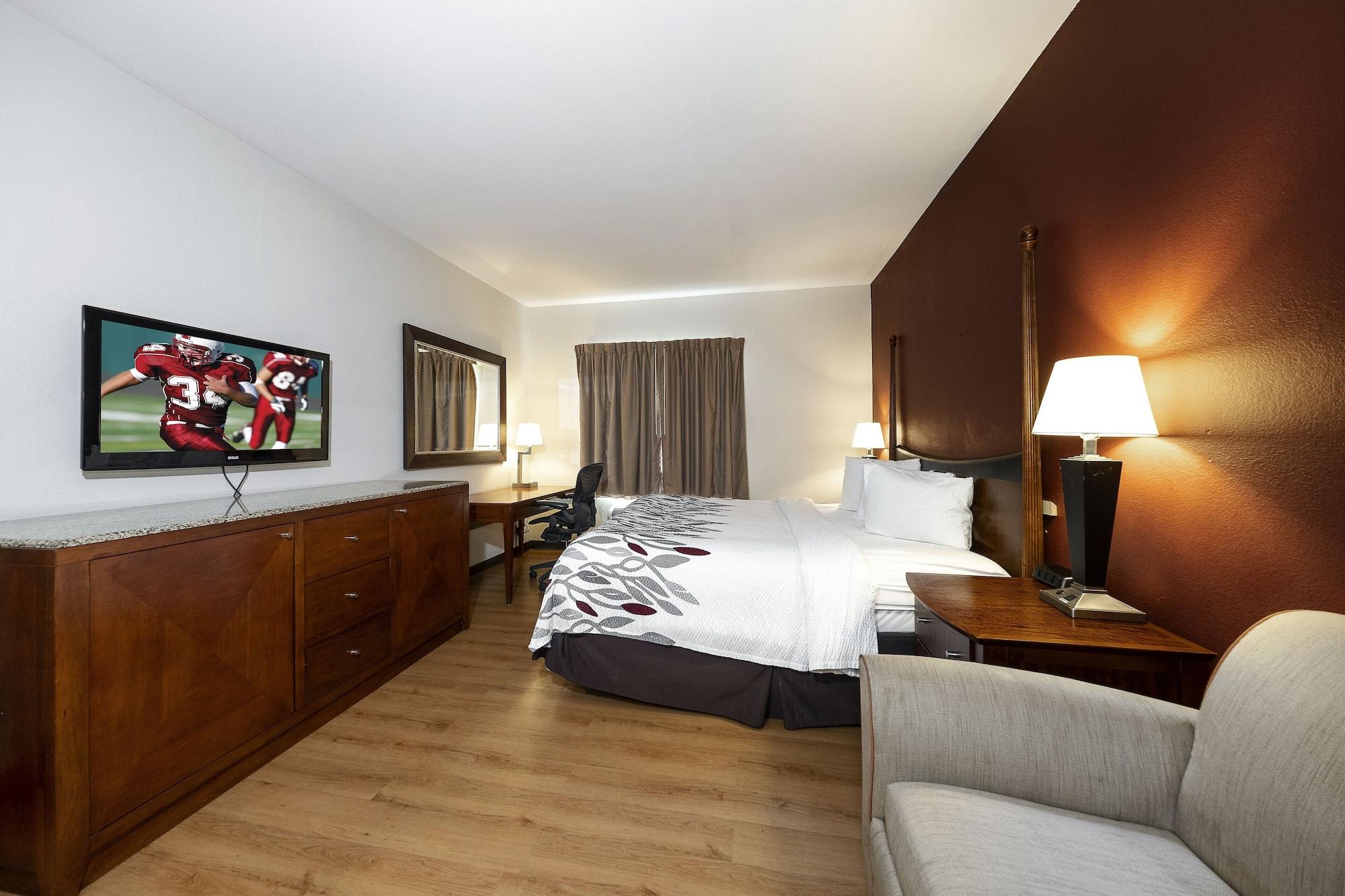Red Roof Inn & Suites Biloxi - Ocean Springs Экстерьер фото
