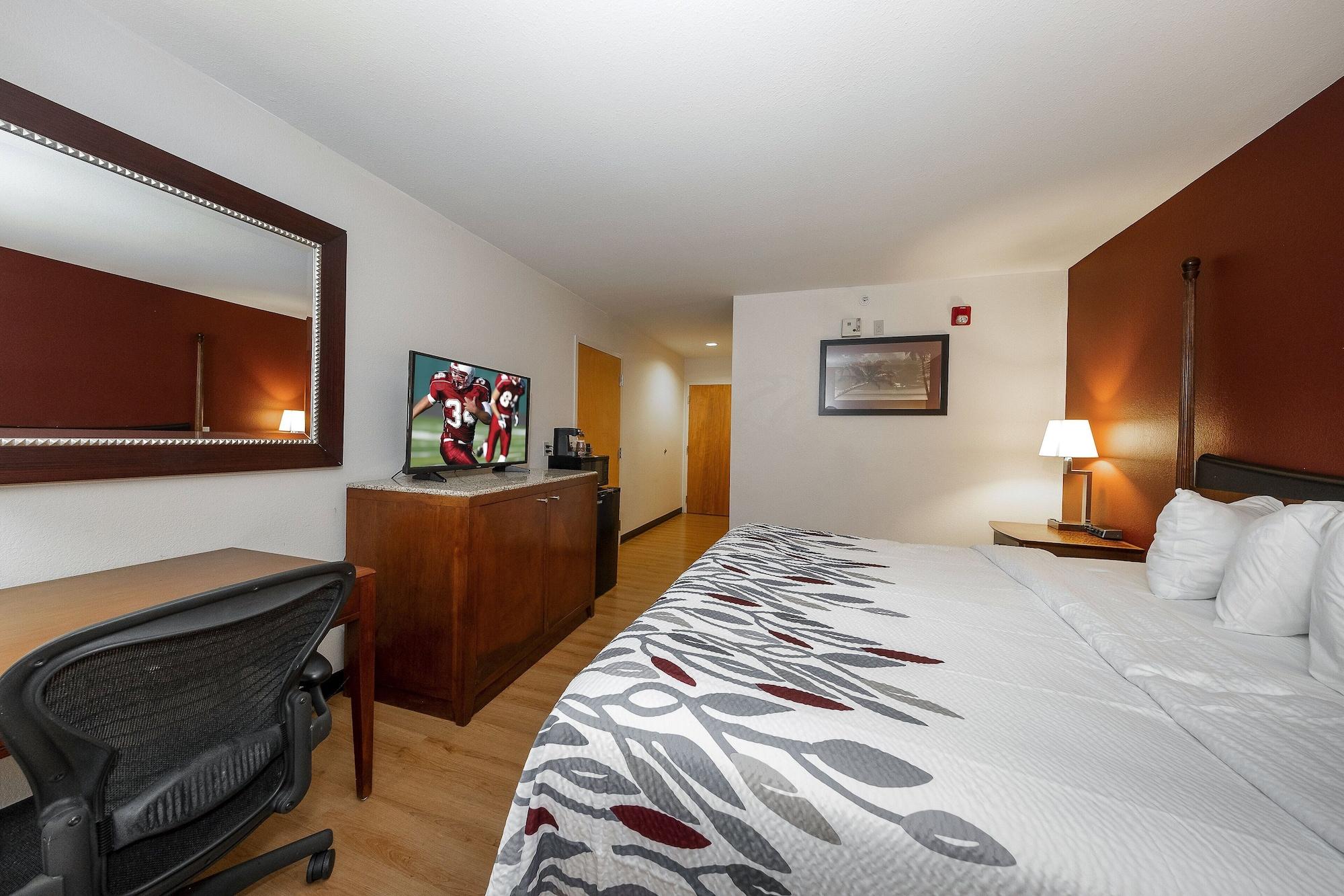 Red Roof Inn & Suites Biloxi - Ocean Springs Экстерьер фото