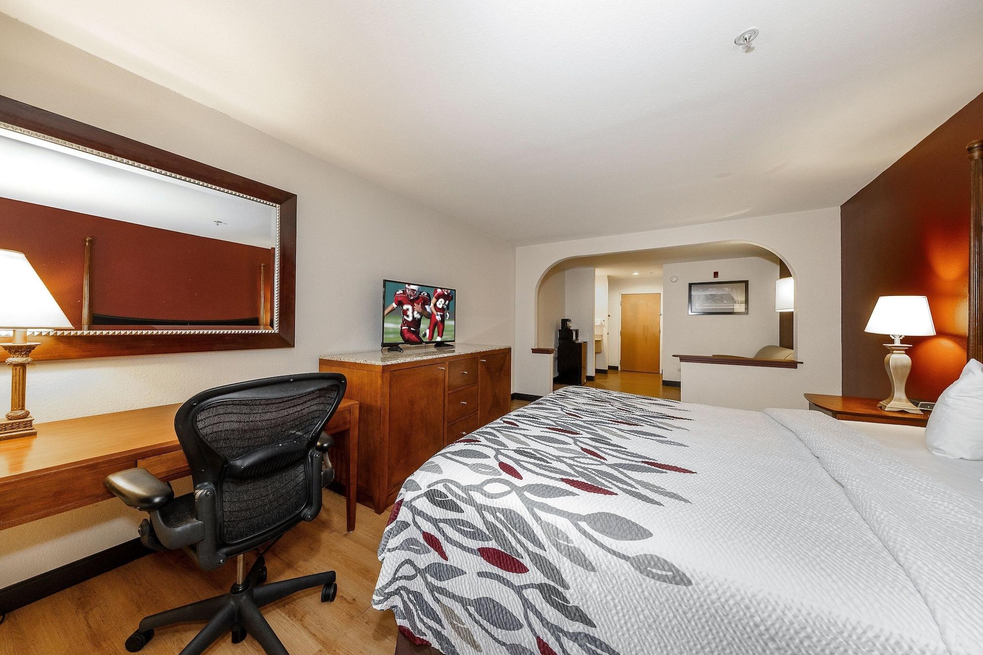 Red Roof Inn & Suites Biloxi - Ocean Springs Экстерьер фото