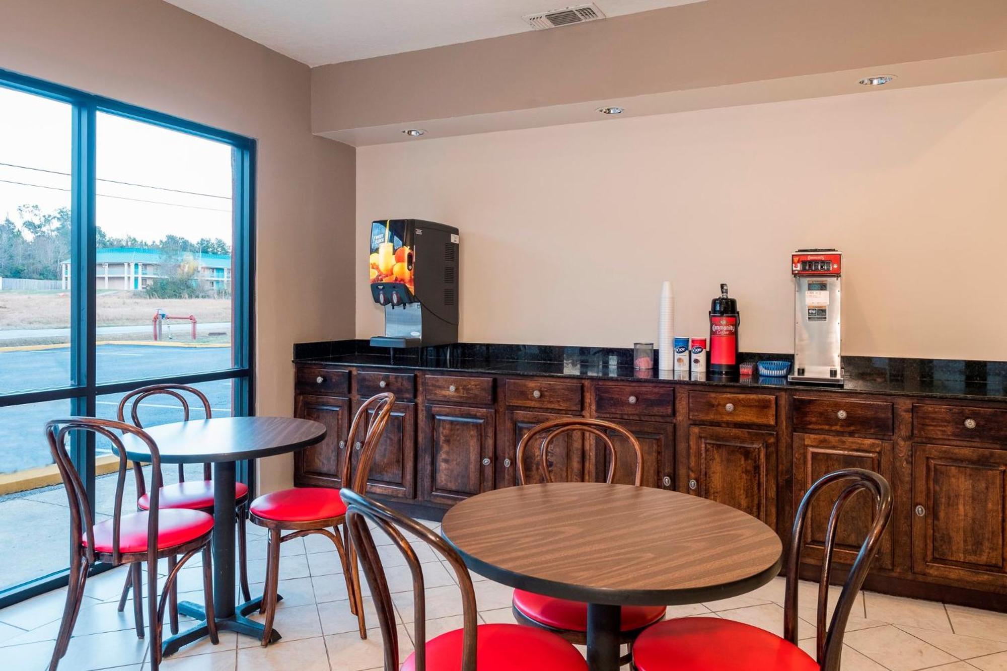 Red Roof Inn & Suites Biloxi - Ocean Springs Экстерьер фото