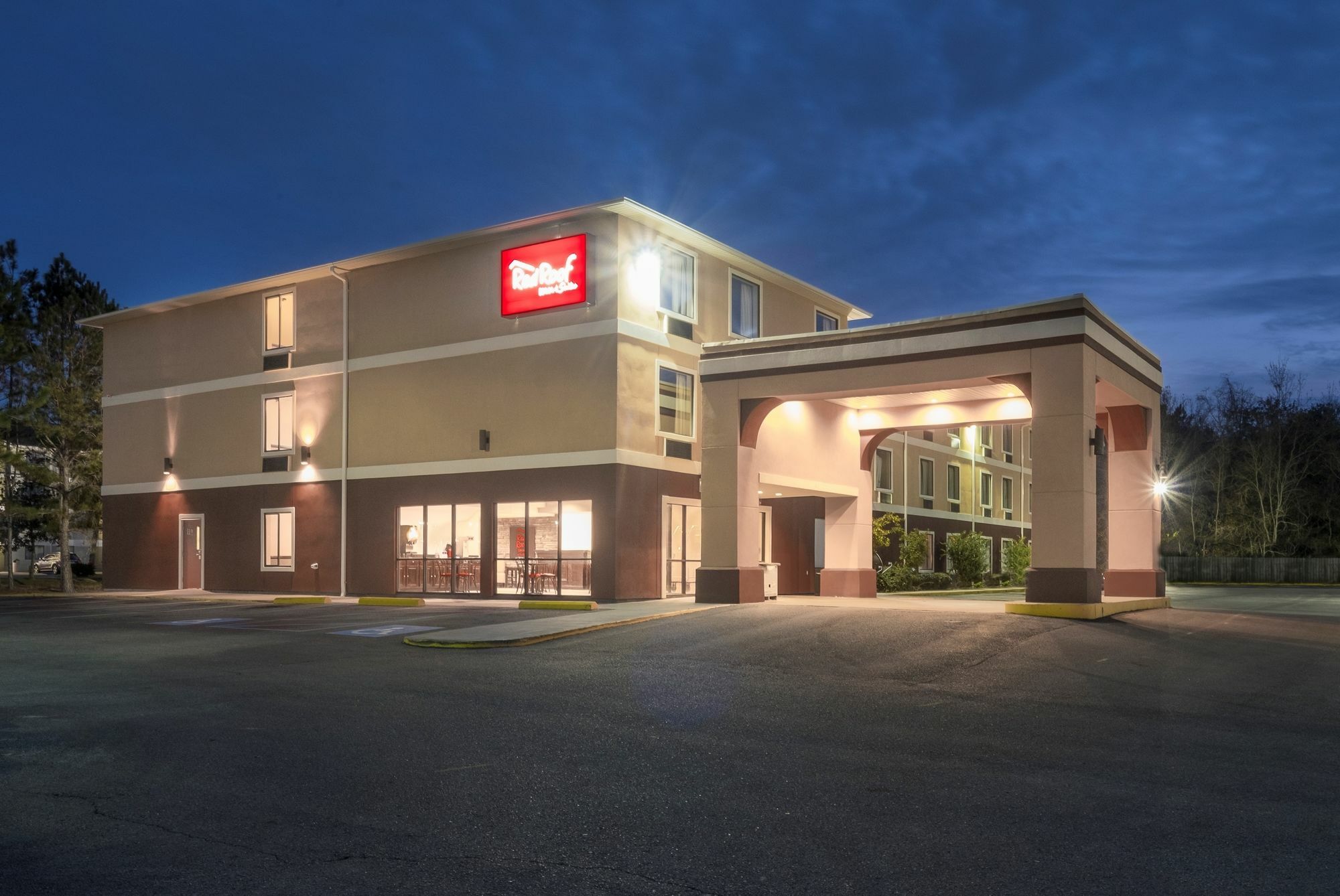 Red Roof Inn & Suites Biloxi - Ocean Springs Экстерьер фото
