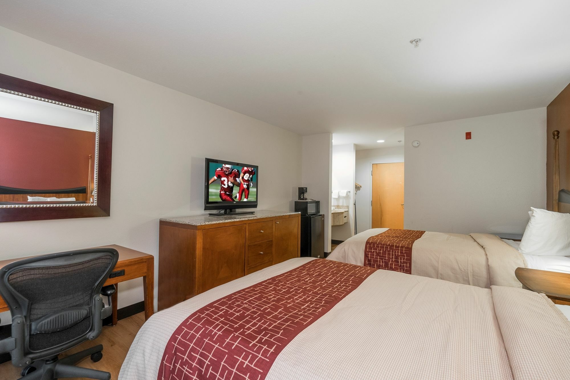 Red Roof Inn & Suites Biloxi - Ocean Springs Экстерьер фото