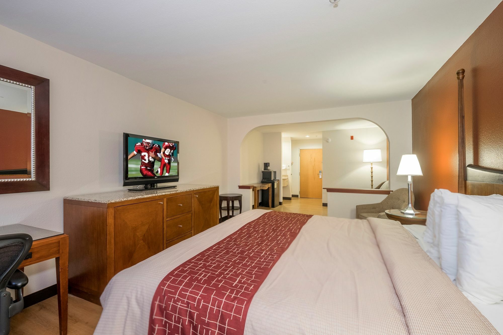 Red Roof Inn & Suites Biloxi - Ocean Springs Экстерьер фото